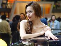 mesa de poker redonda Lin Yun bisa merasakan aura bawaan datang dari mereka.